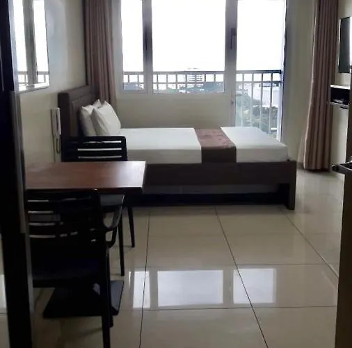 Apartment Unit At The Breeze *